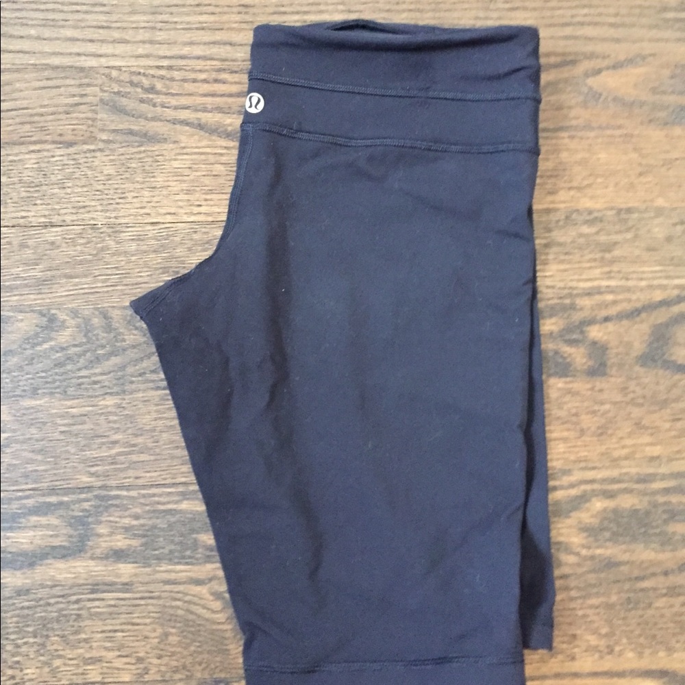 Lululemon black tight shorts 8 tall